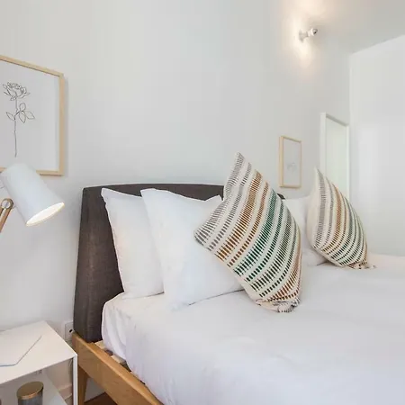 Lovelystay - Wide & Bright 4 Families Apartment Lissabon