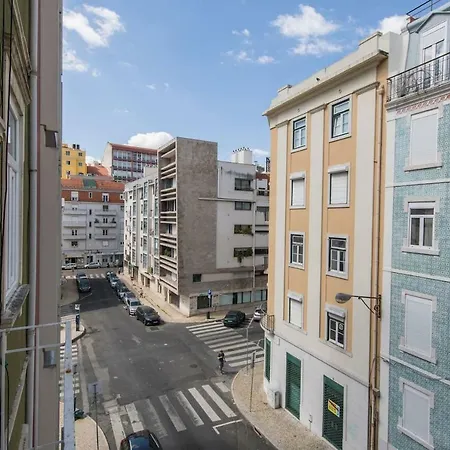 Lovelystay - Wide & Bright 4 Families Appartement