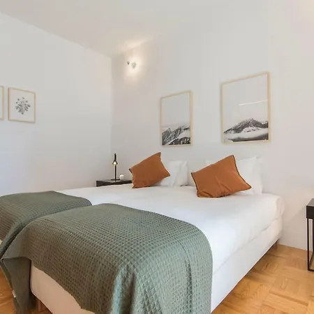 Lovelystay - Wide & Bright 4 Families 아파트 리스본