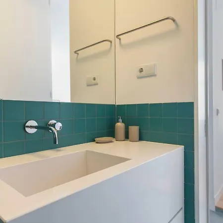 Apartment Wide & Bright 4 Families By Lovelystay